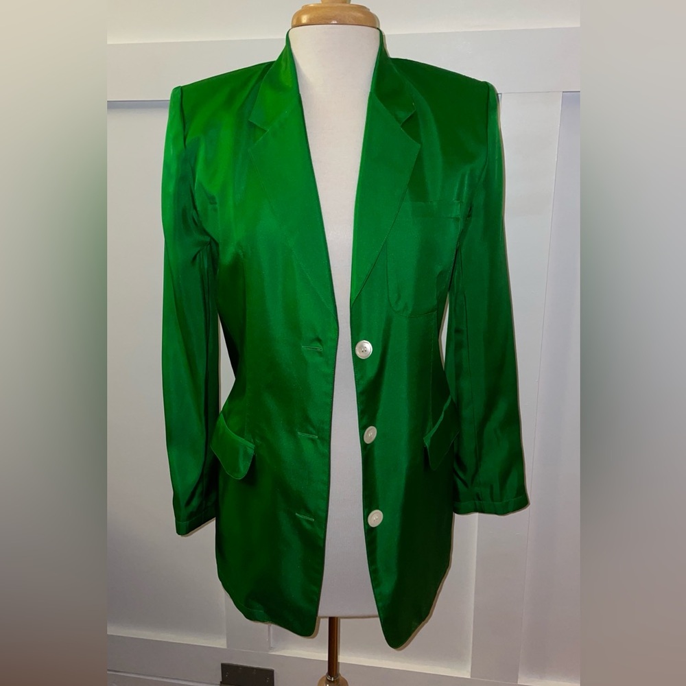 VINTAGE // kelly green 100% silk blazer jacket   Silk Studio by Claude Bennett